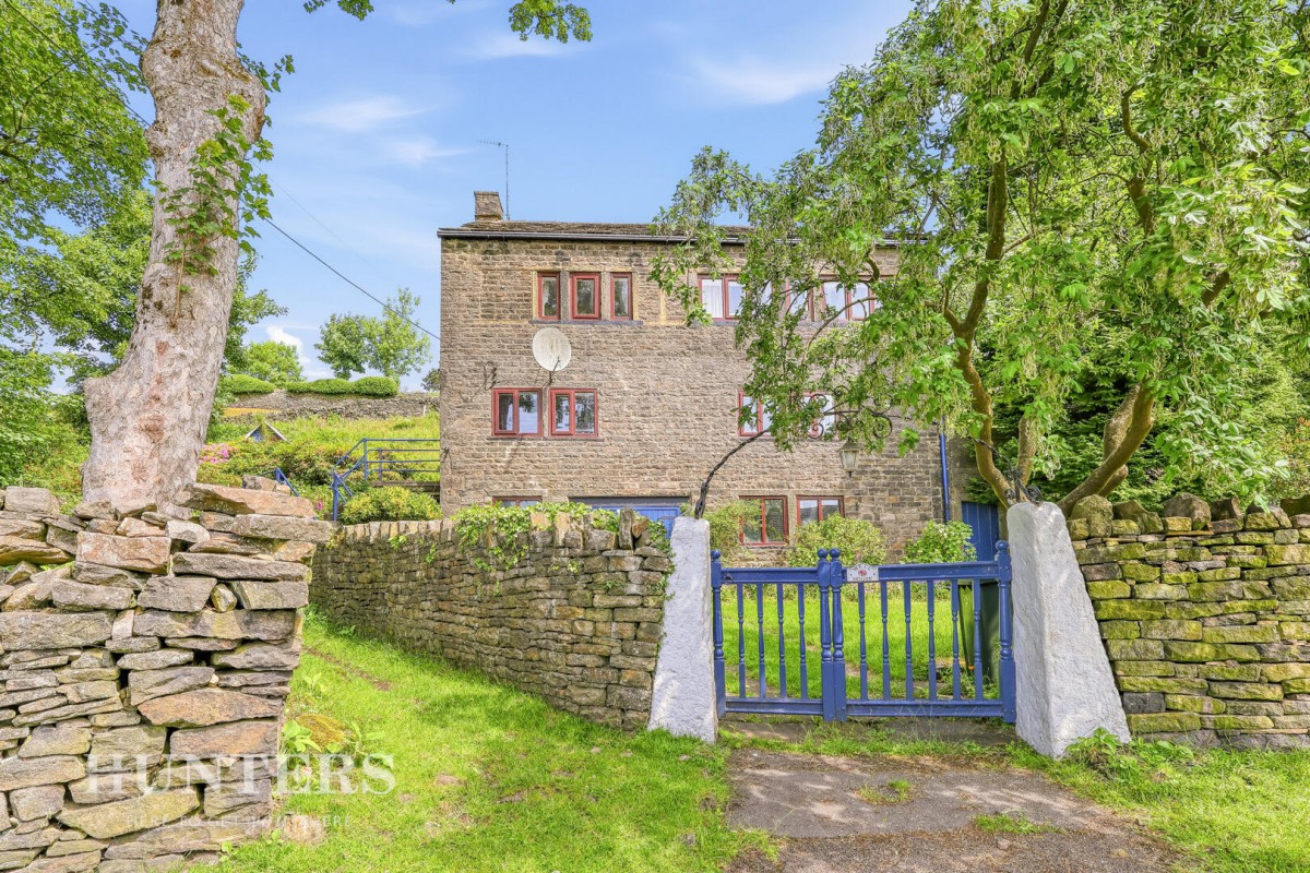 Well House, Healey Stones, Rochdale, OL12 0UE