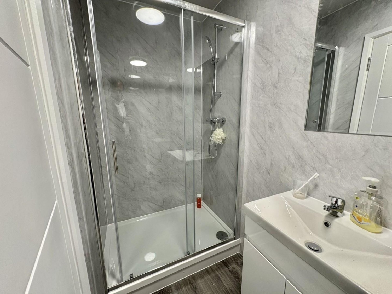 Cleave Avenue, Hayes, Middlesex, UB3 4HD