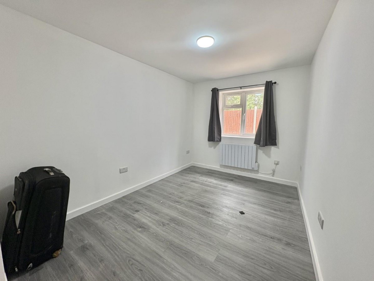 Cleave Avenue, Hayes, Middlesex, UB3 4HD