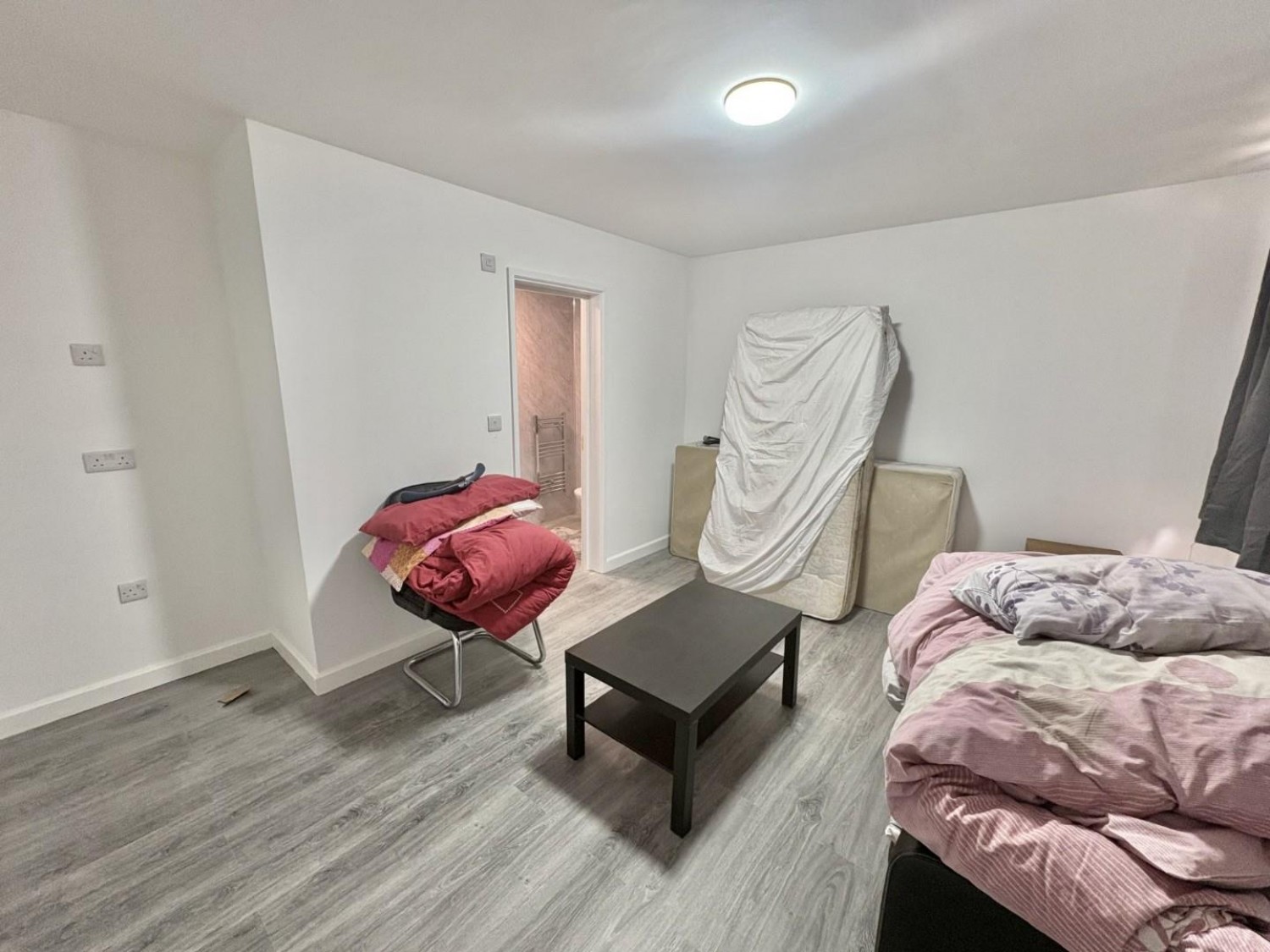 Cleave Avenue, Hayes, Middlesex, UB3 4HD