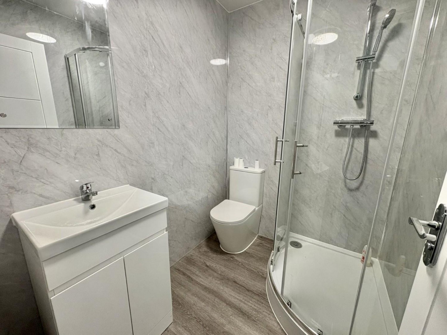 Cleave Avenue, Hayes, Middlesex, UB3 4HD