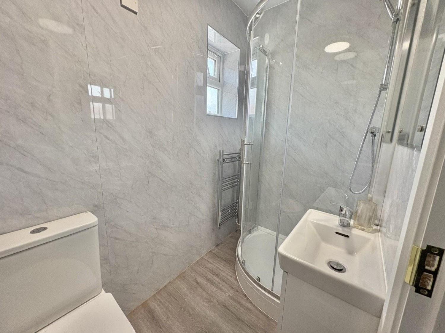 Cleave Avenue, Hayes, Middlesex, UB3 4HD