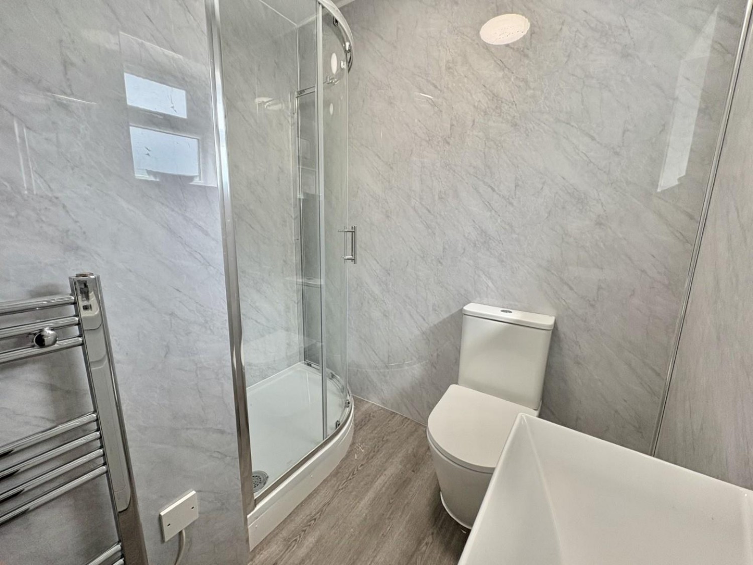 Cleave Avenue, Hayes, Middlesex, UB3 4HD