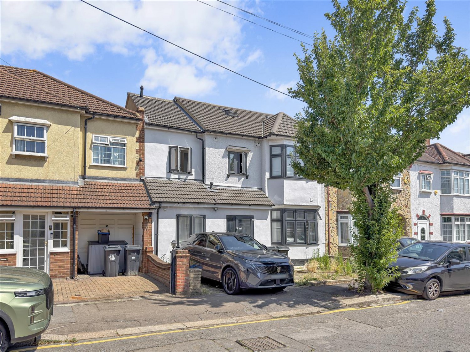 Crownfield Avenue, Ilford, IG2