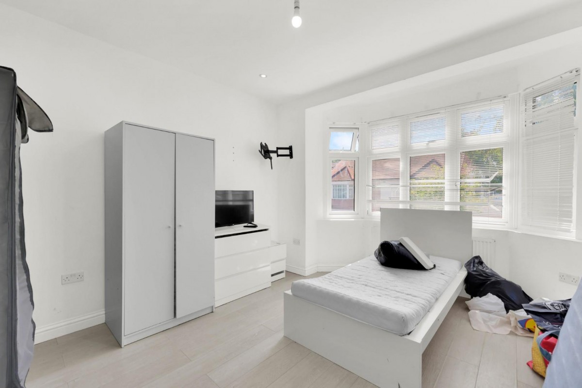 Crownfield Avenue, Ilford, IG2