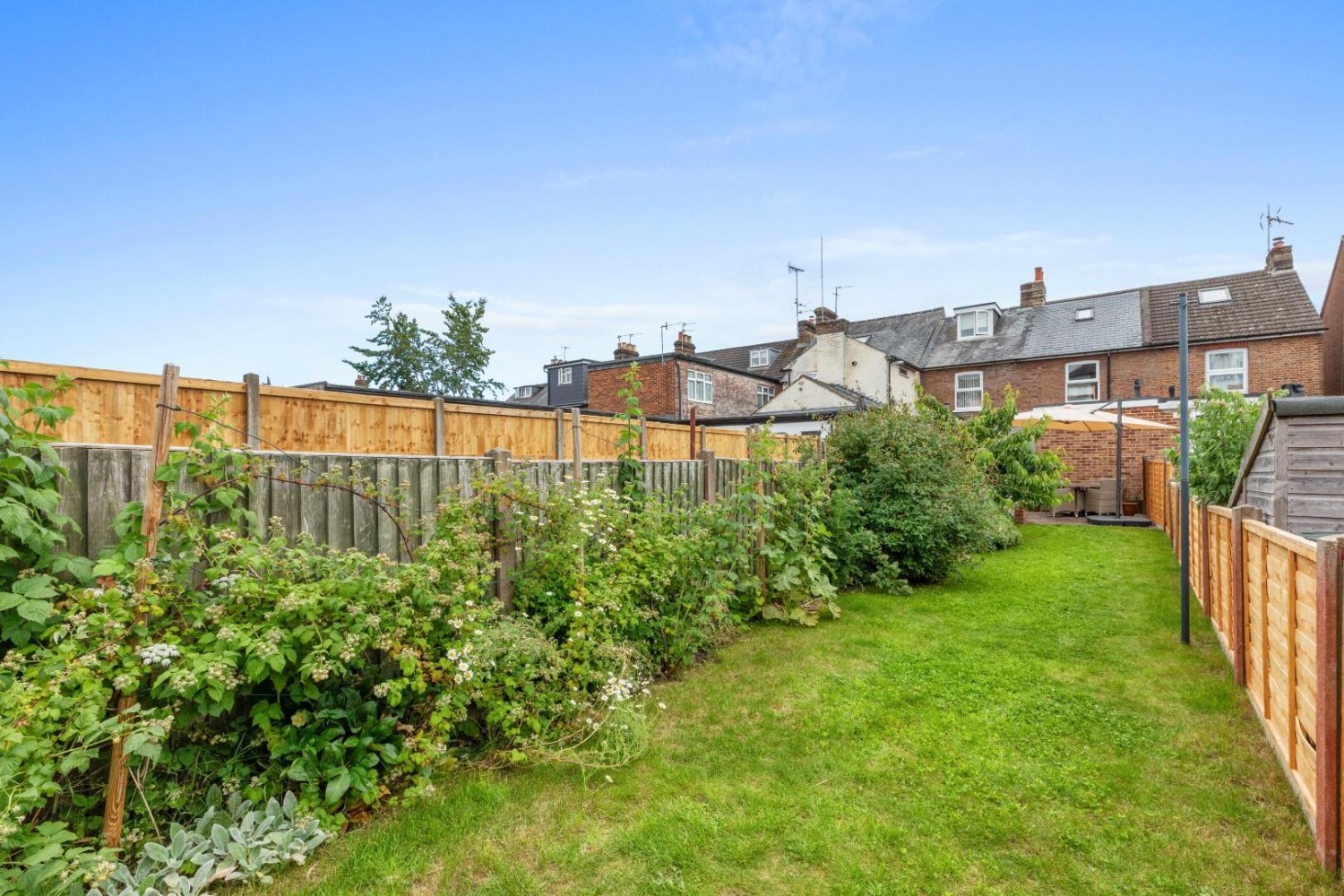 2 bedroom House for sale in Broad Street, Chesham, Buckinghamshire, HP5 3ED