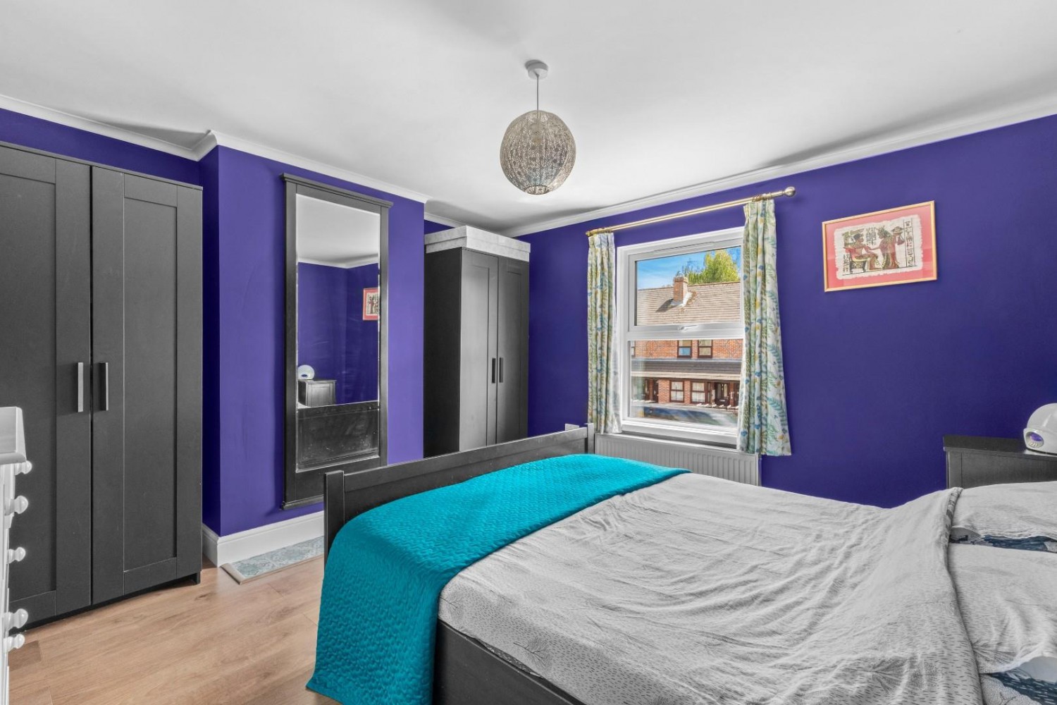 2 bedroom House for sale in Broad Street, Chesham, Buckinghamshire, HP5 3ED