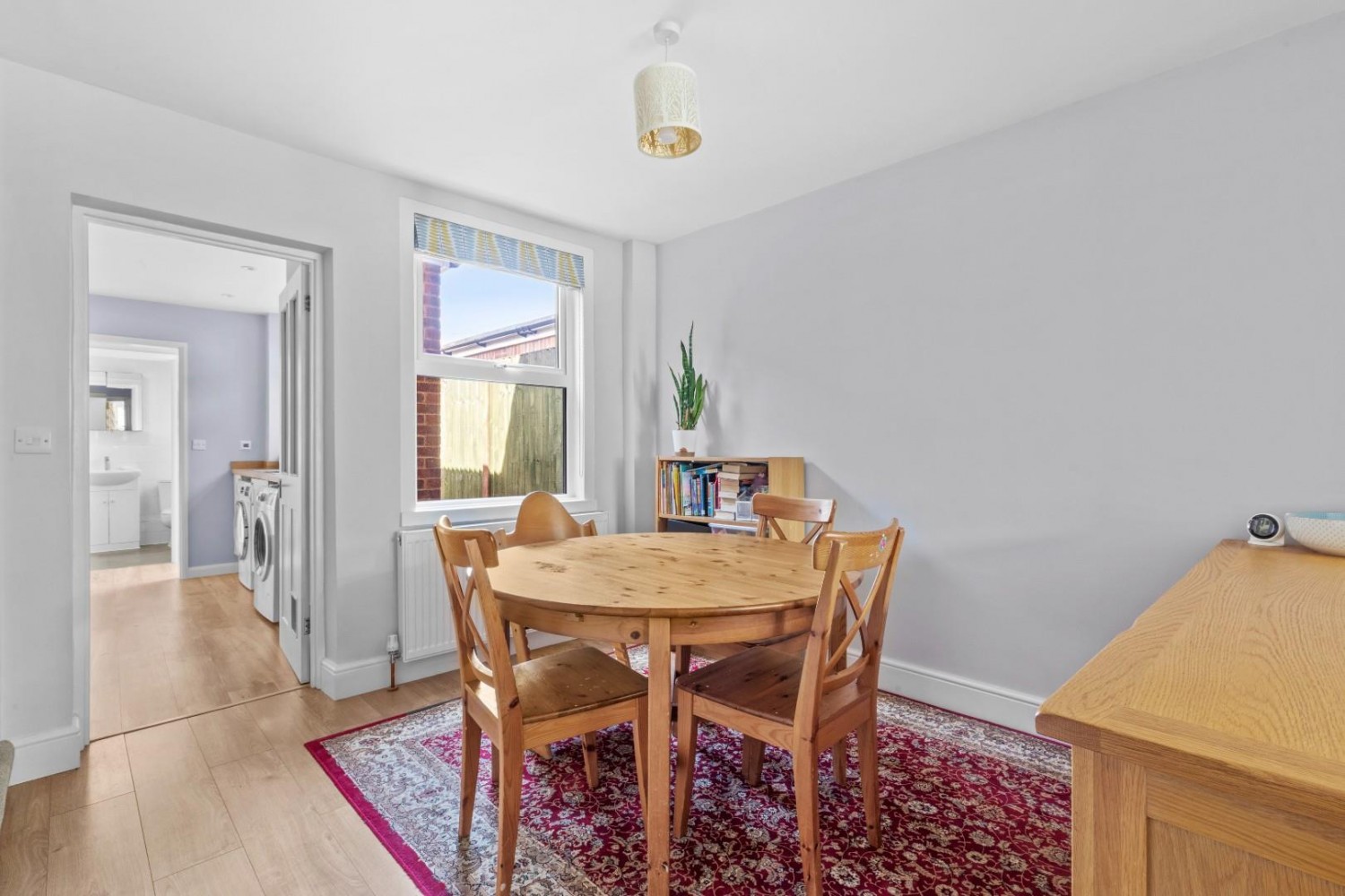 2 bedroom House for sale in Broad Street, Chesham, Buckinghamshire, HP5 3ED