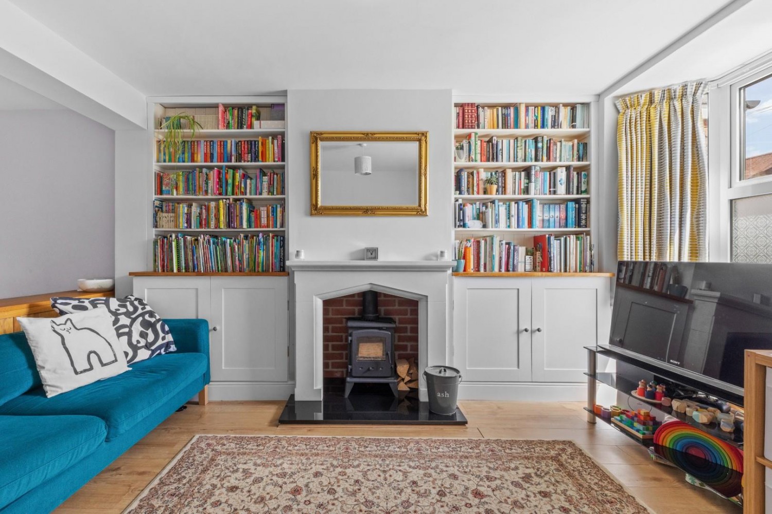 2 bedroom House for sale in Broad Street, Chesham, Buckinghamshire, HP5 3ED