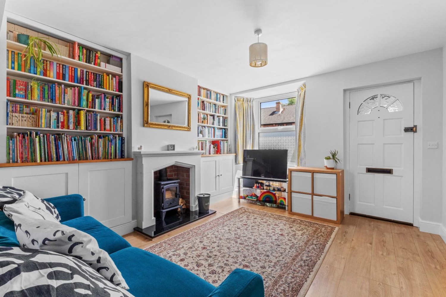 2 bedroom House for sale in Broad Street, Chesham, Buckinghamshire, HP5 3ED