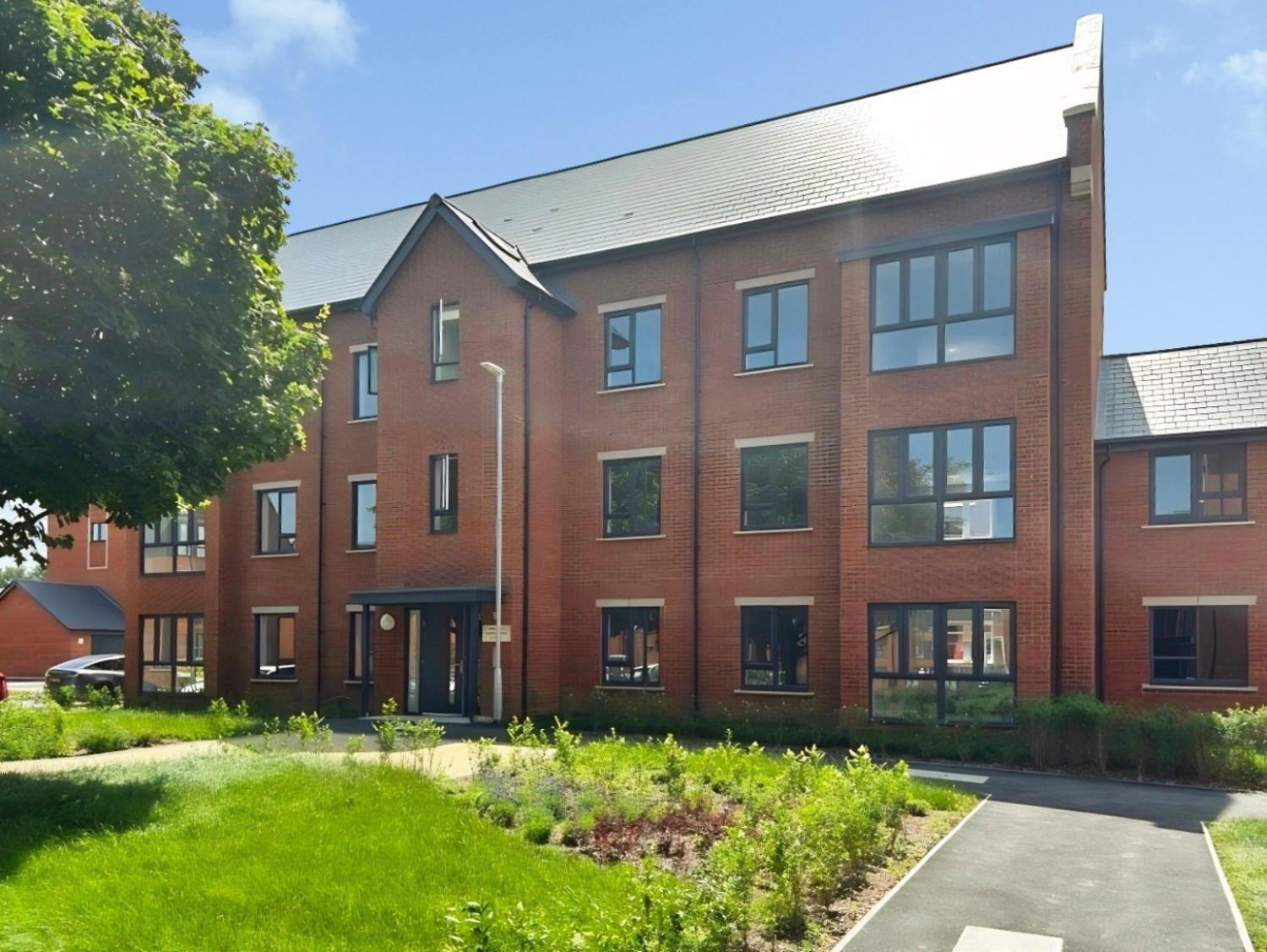 2 bedroom Flat to let in Aldridge Road, Folkestone