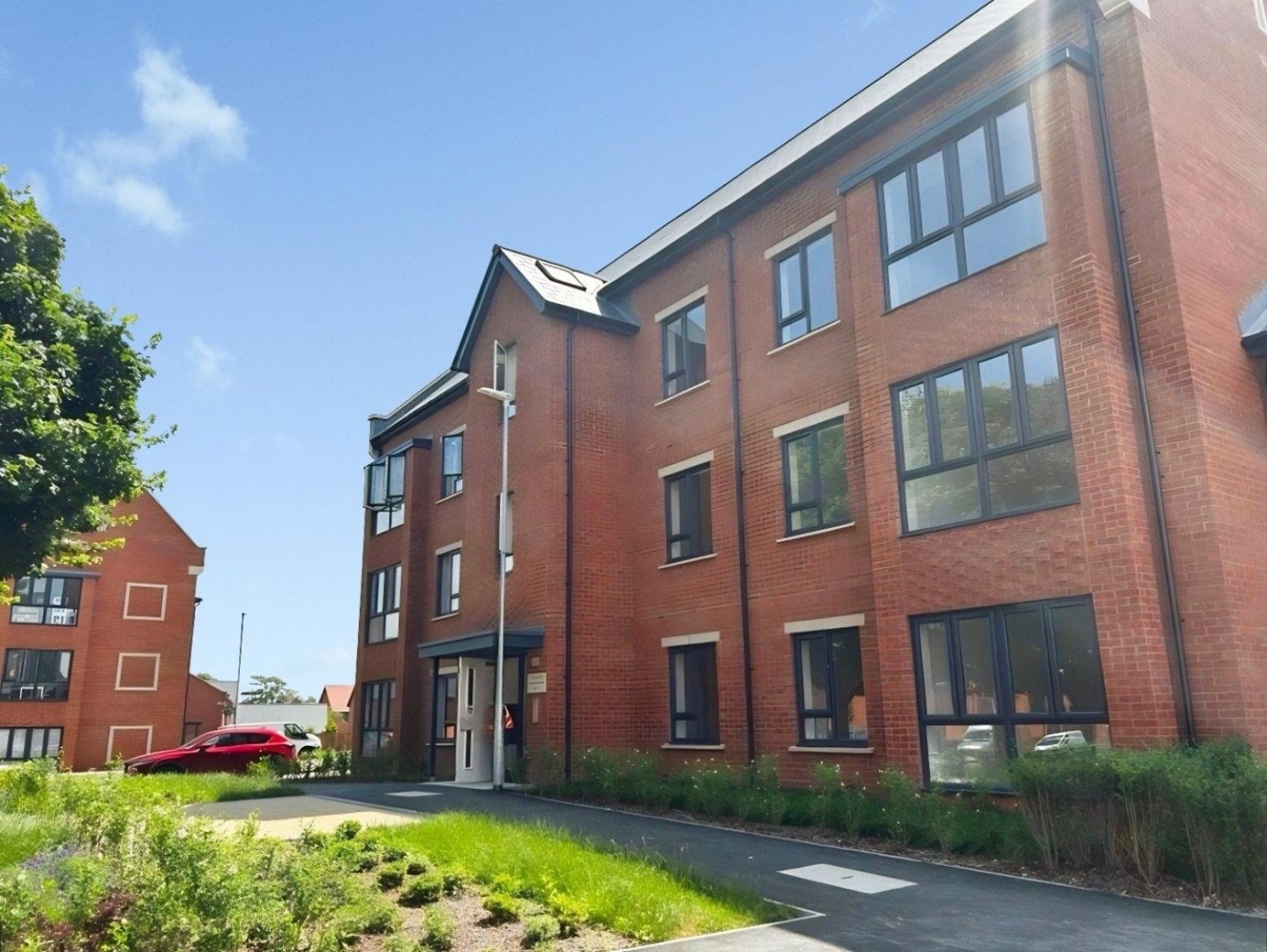 2 bedroom Flat to let in Aldridge Road, Folkestone