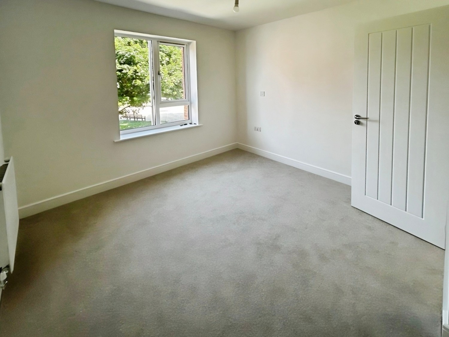 2 bedroom Flat to let in Aldridge Road, Folkestone
