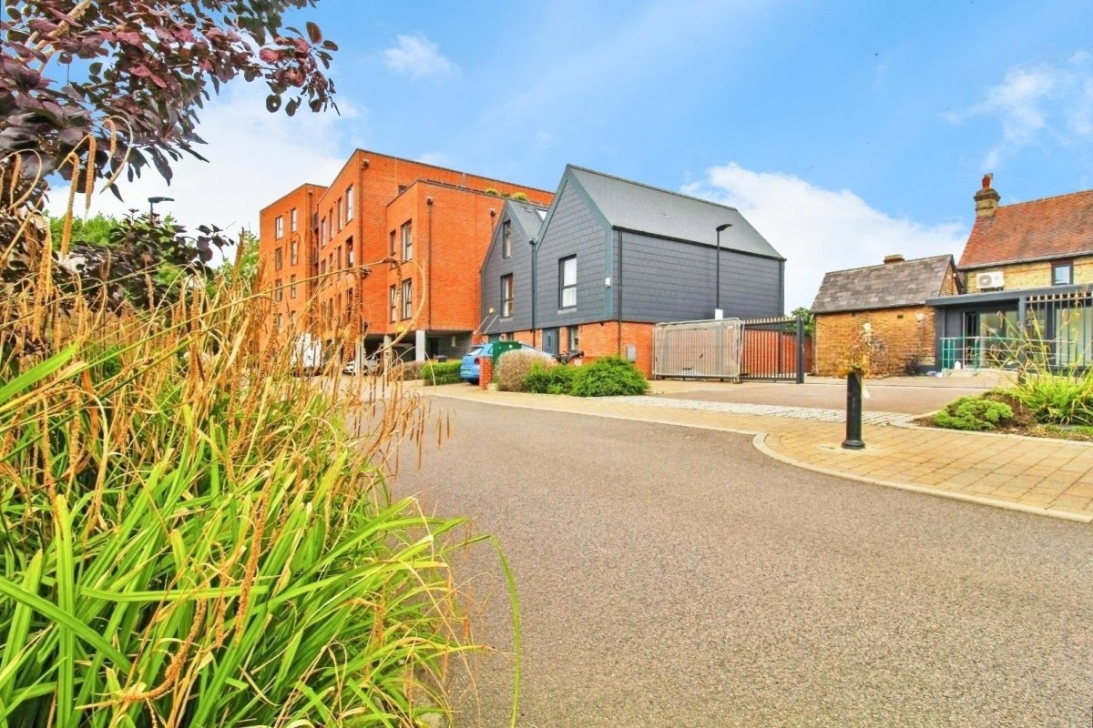 Hazlemere Marina, Waltham Abbey