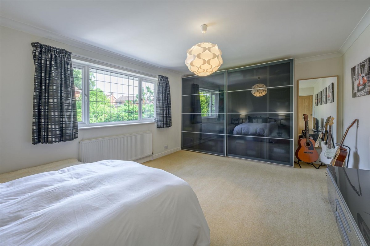 Yarnborough Hill, Stourbridge, DY8 2EB