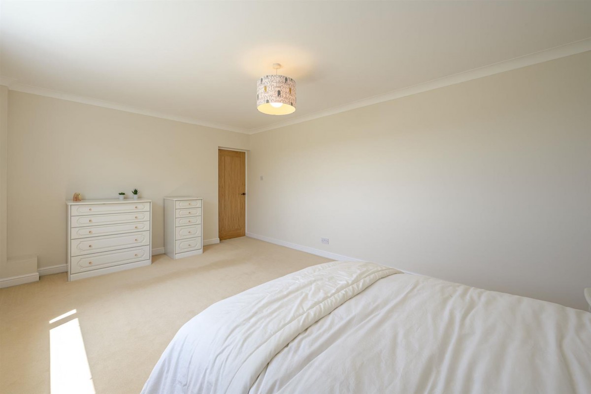 Yarnborough Hill, Stourbridge, DY8 2EB