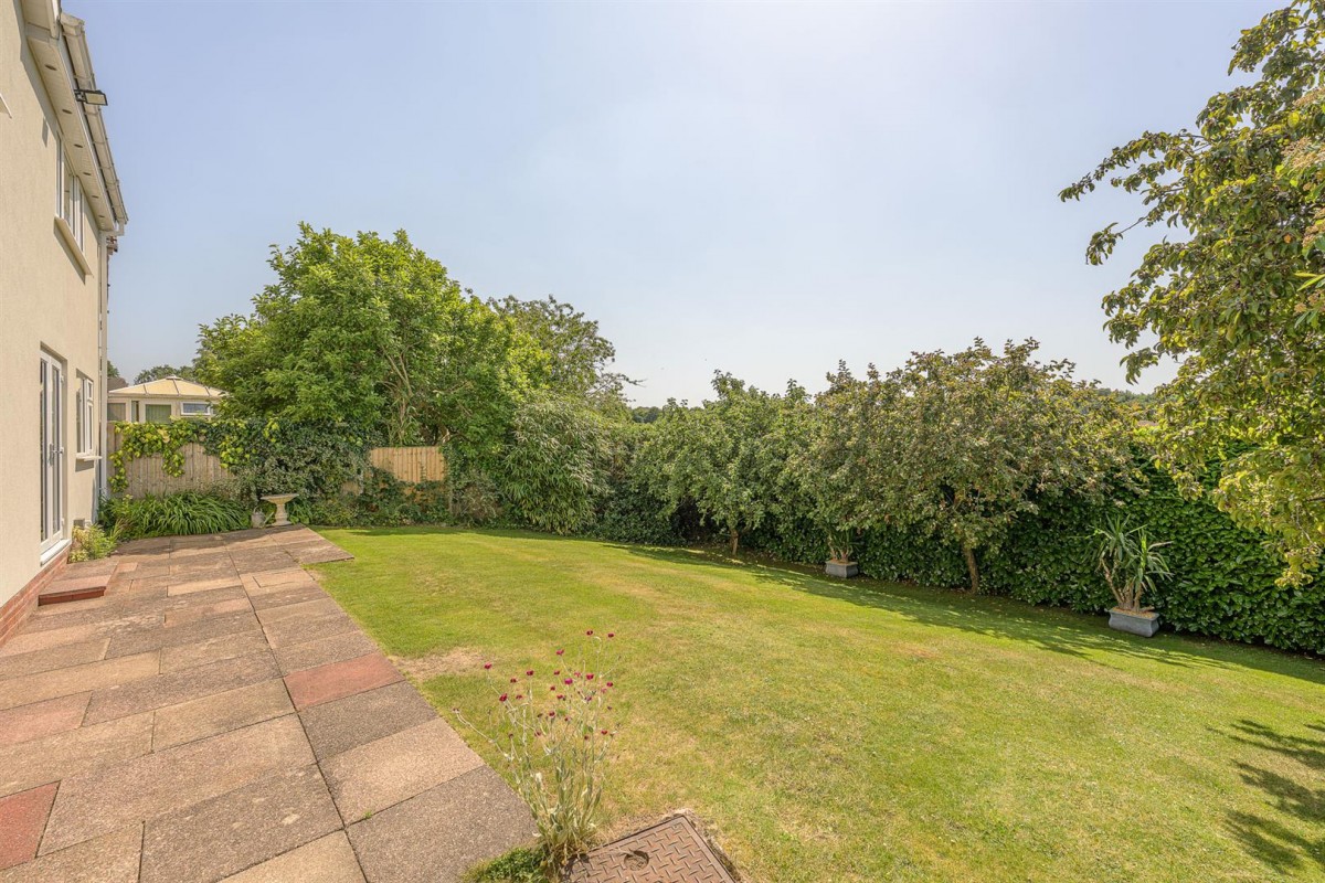Yarnborough Hill, Stourbridge, DY8 2EB