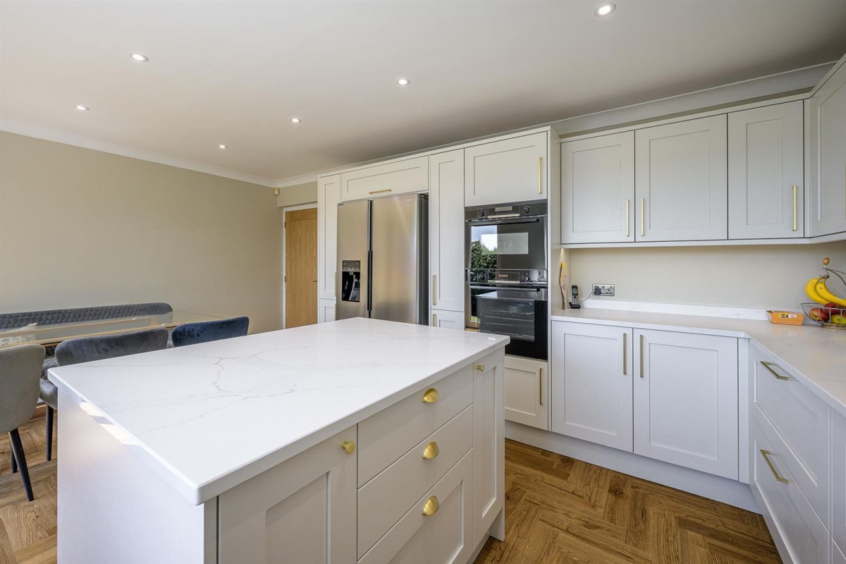 Yarnborough Hill, Stourbridge, DY8 2EB