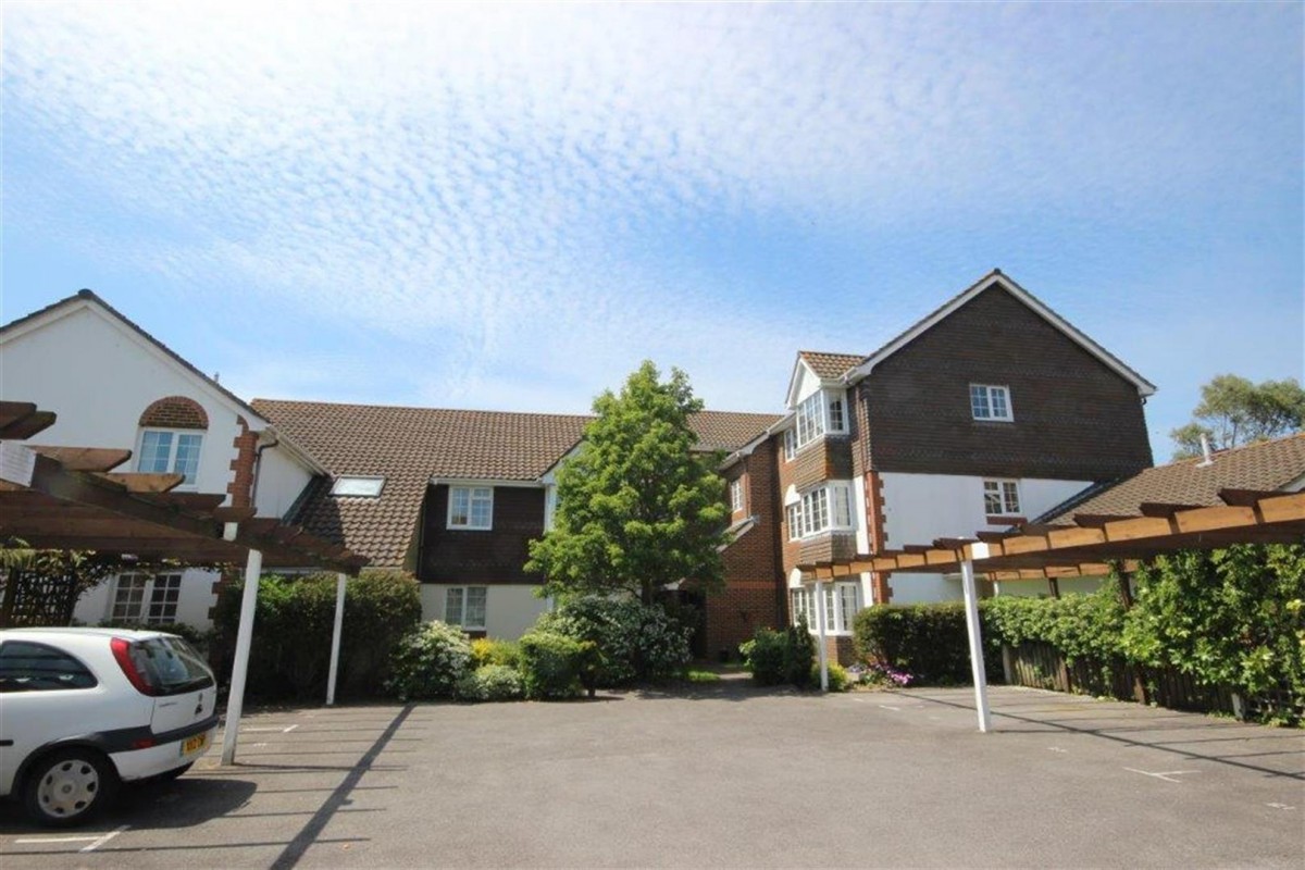 Wentworth Drive, Christchurch, BH23 1RB