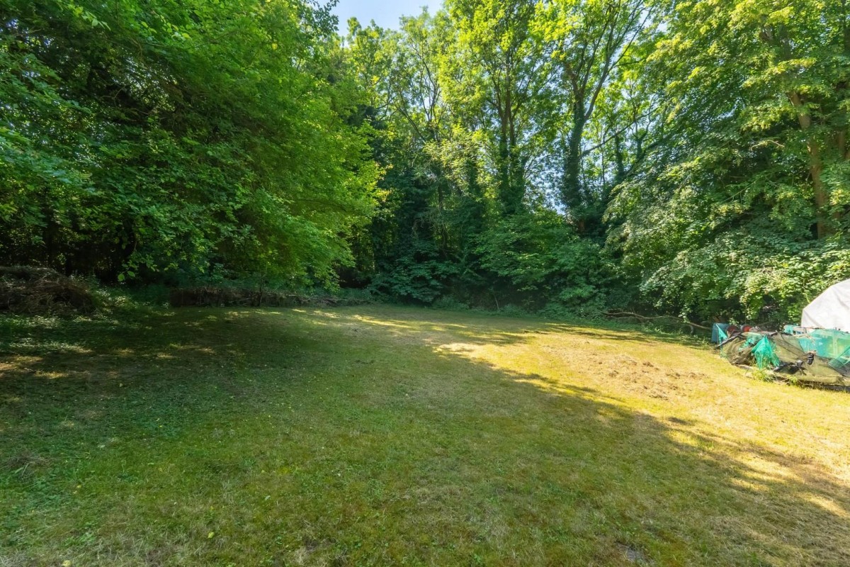Tring Road, Dunstable