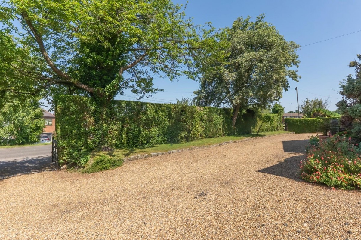 Tring Road, Dunstable
