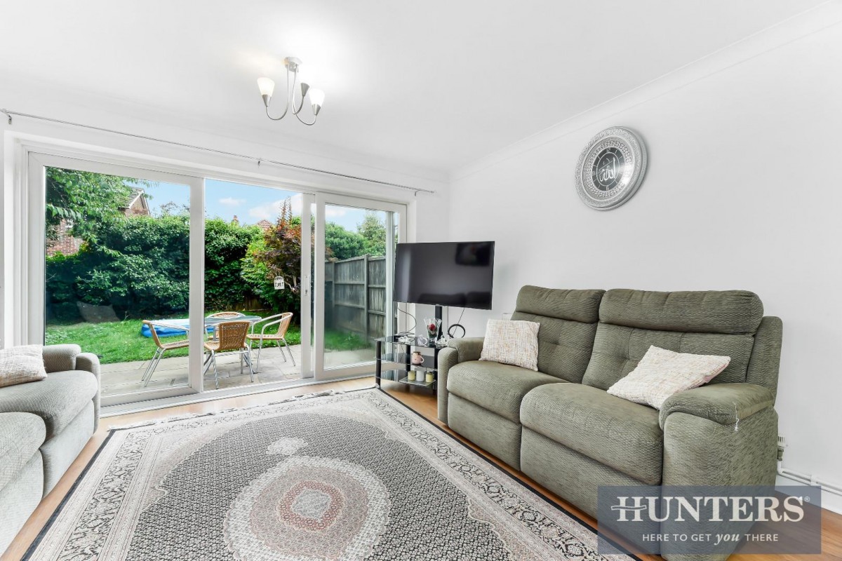 Handside Close, Worcester Park, KT4 8QG