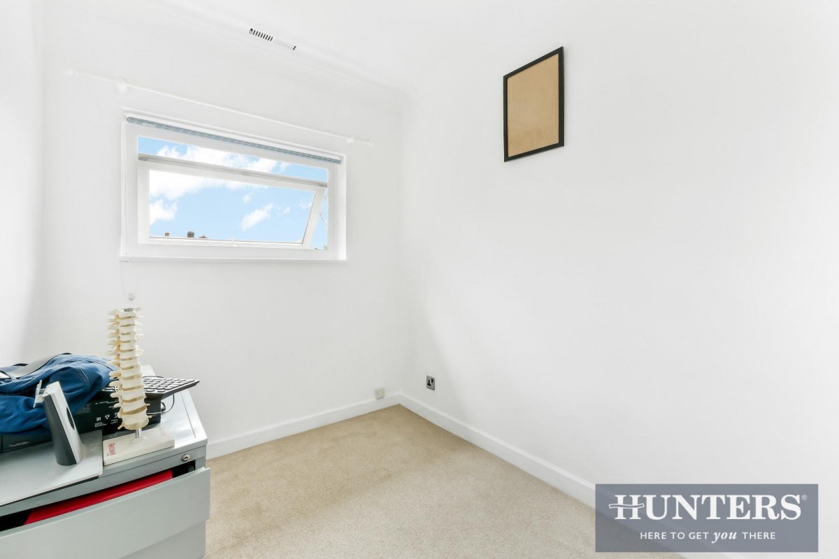 Handside Close, Worcester Park, KT4 8QG