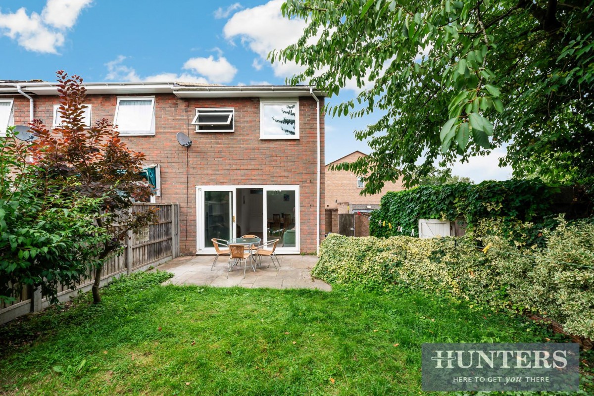 Handside Close, Worcester Park, KT4 8QG