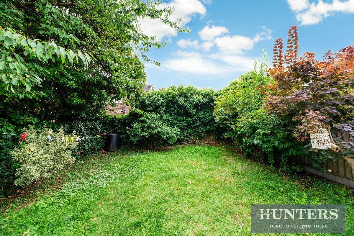 Handside Close, Worcester Park, KT4 8QG