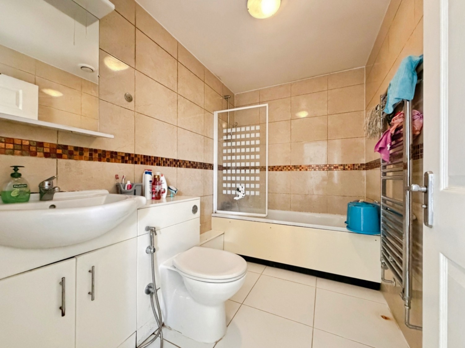 2 bedroom Flat to let in Lampton Road, Hounslow