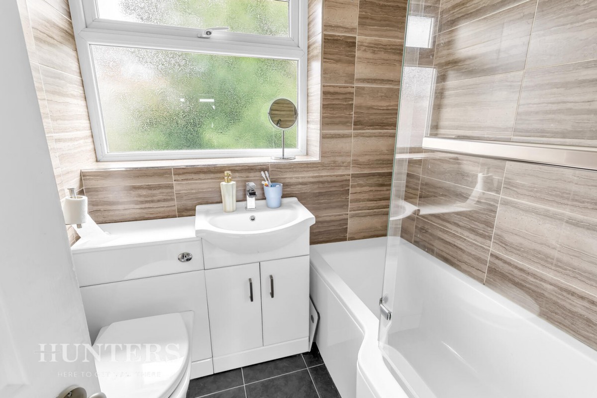 Abbey Drive, Smithy Bridge, OL15 0NA