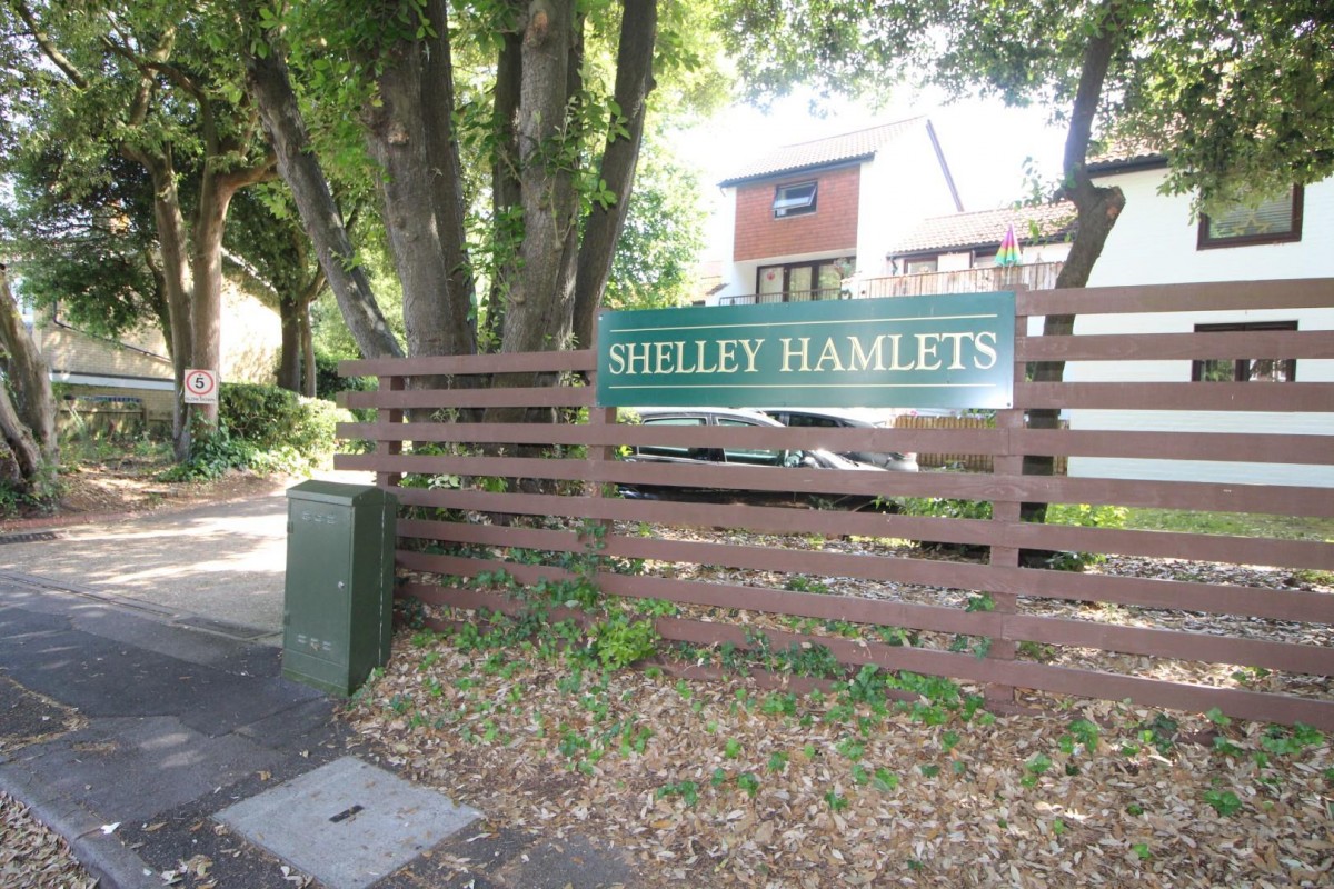 Shelley Hamlets, Highcliffe