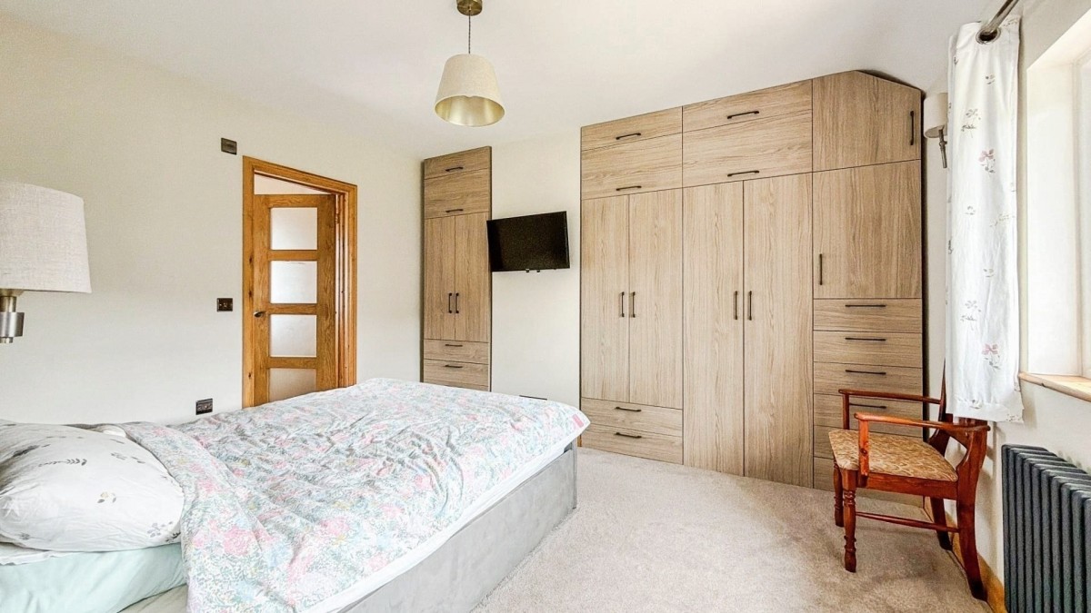 Marksbury Road, Bedminster, BS3 5JY