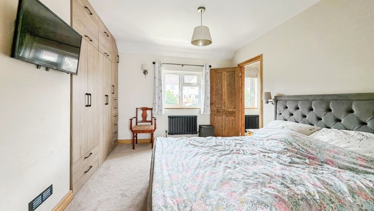 Marksbury Road, Bedminster, BS3 5JY