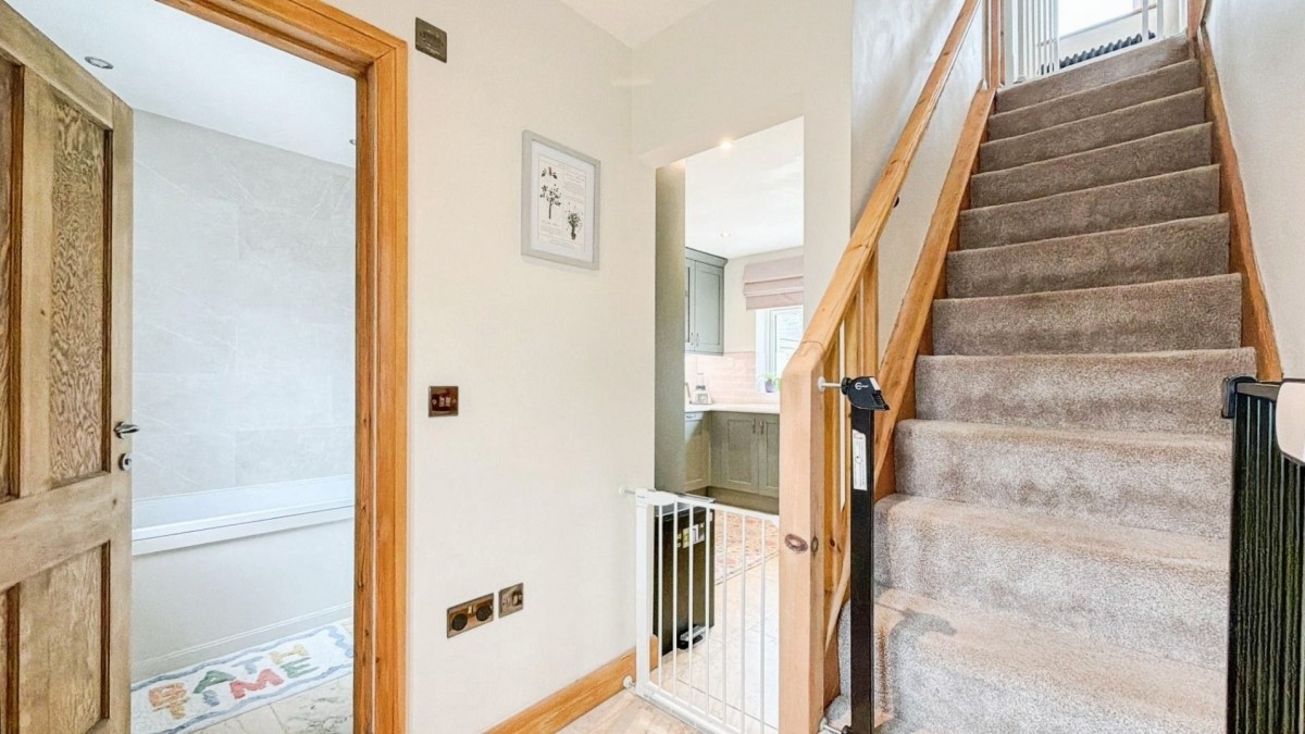Marksbury Road, Bedminster, BS3 5JY