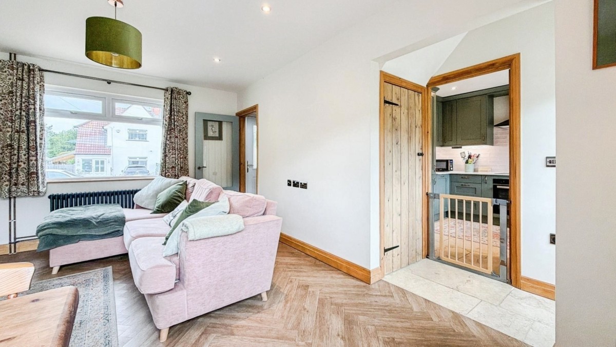 Marksbury Road, Bedminster, BS3 5JY