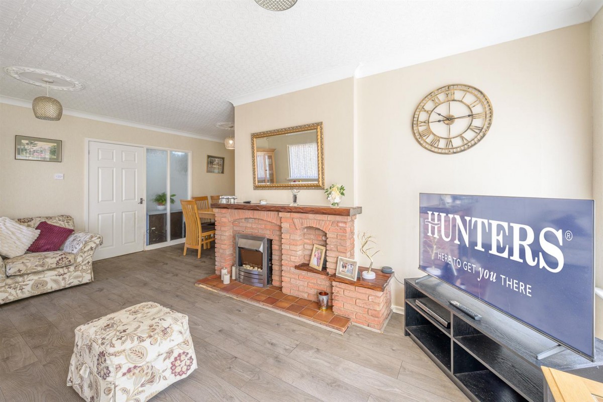 Cedars Avenue, Kingswinford, DY6 9PA