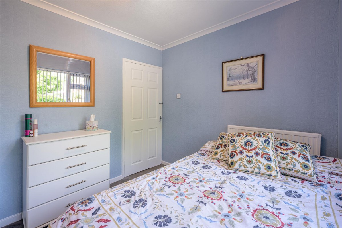 Cedars Avenue, Kingswinford, DY6 9PA