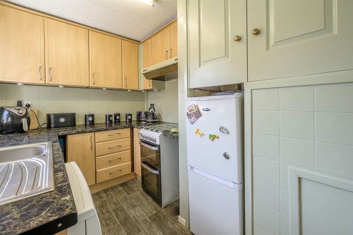 Cedars Avenue, Kingswinford, DY6 9PA