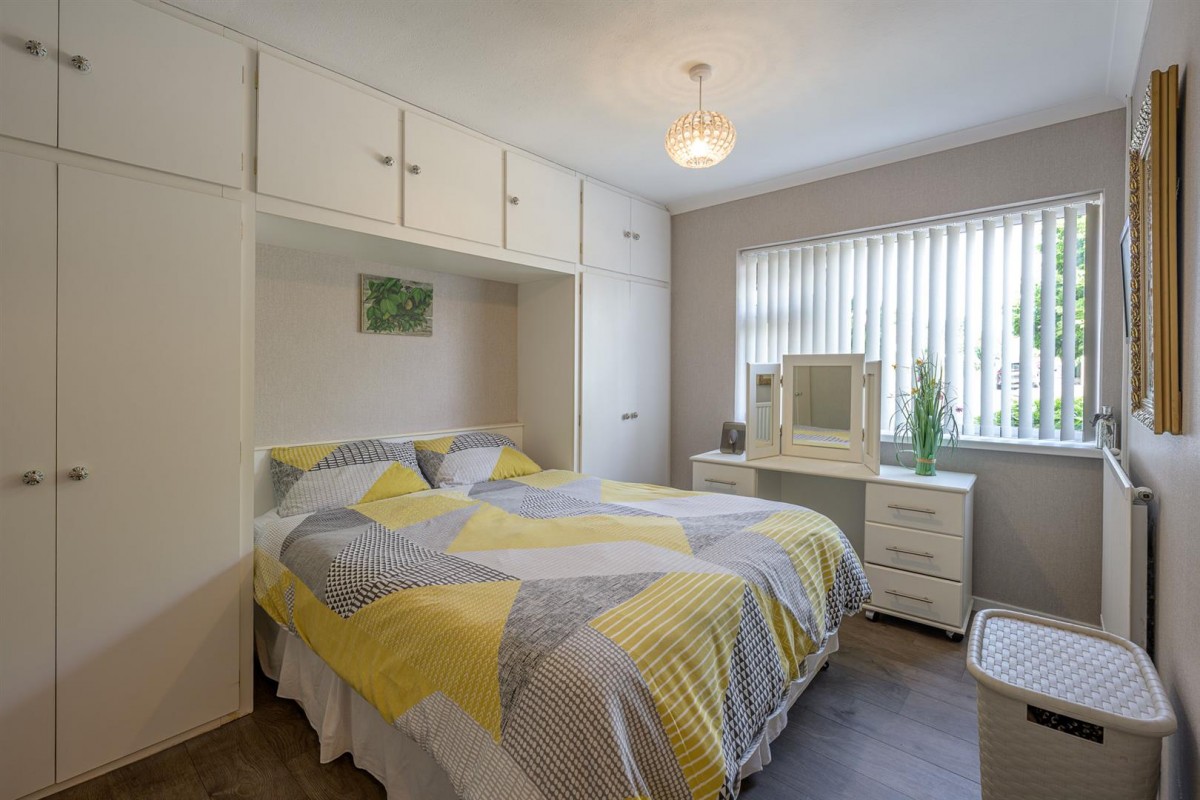Cedars Avenue, Kingswinford, DY6 9PA
