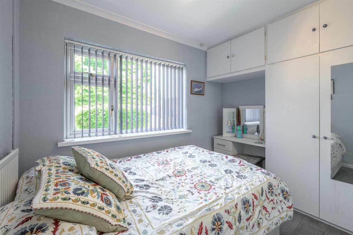 Cedars Avenue, Kingswinford, DY6 9PA