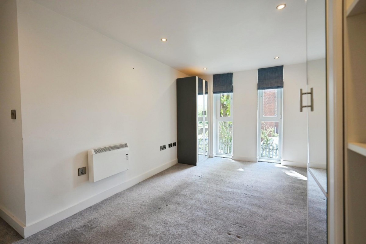 210 Hall Lane, Manchester