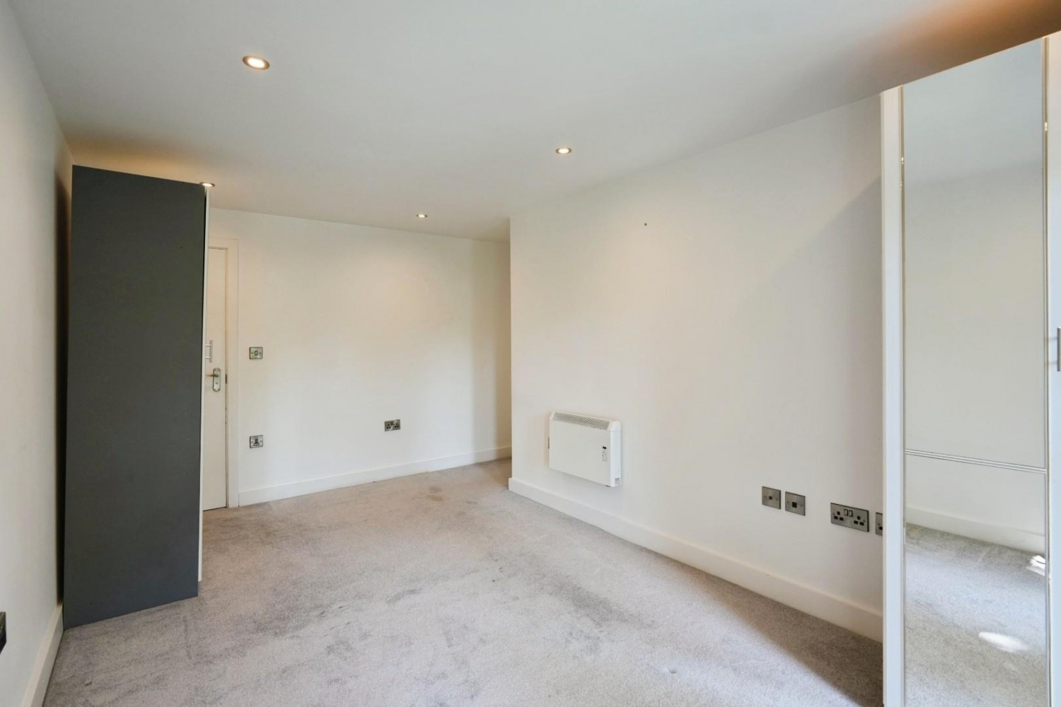 210 Hall Lane, Manchester