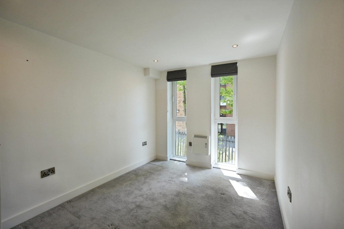 210 Hall Lane, Manchester