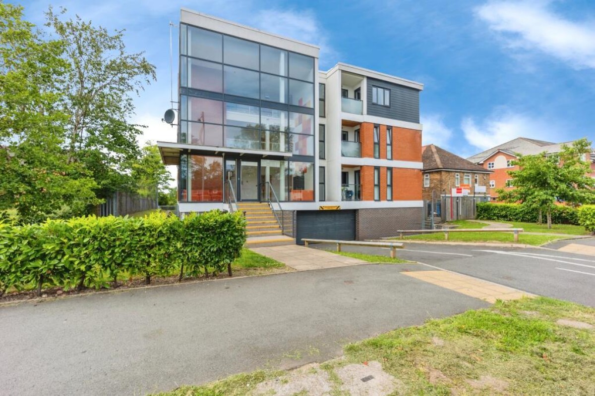 210 Hall Lane, Manchester