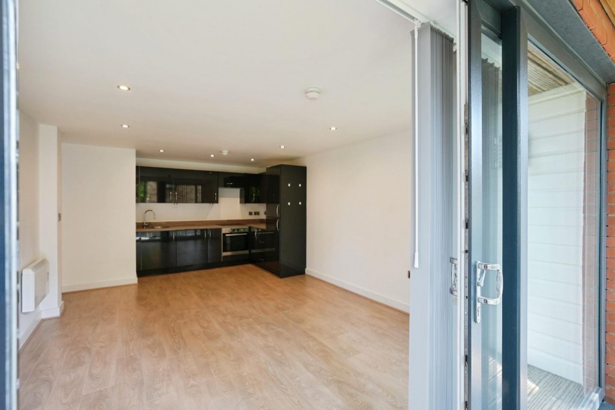210 Hall Lane, Manchester