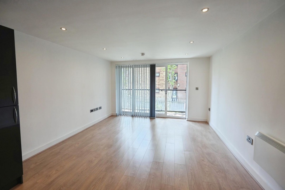 210 Hall Lane, Manchester