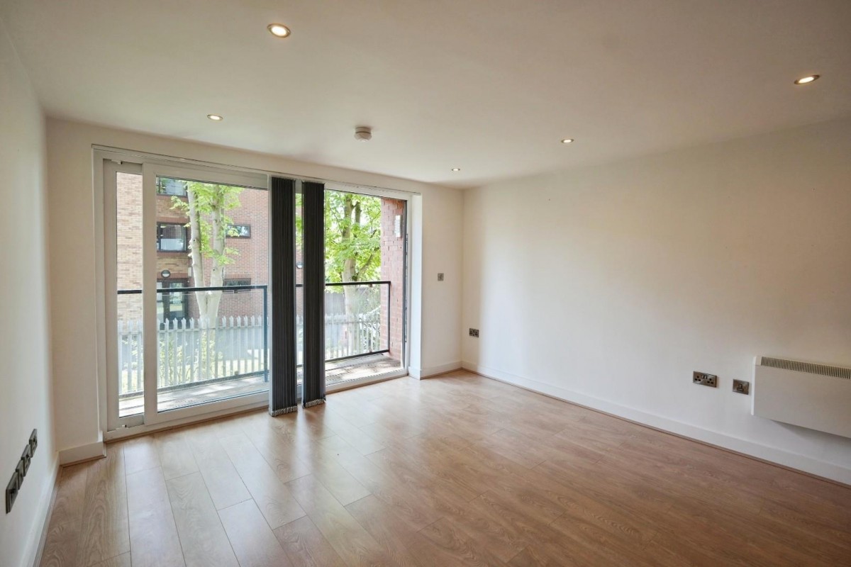 210 Hall Lane, Manchester