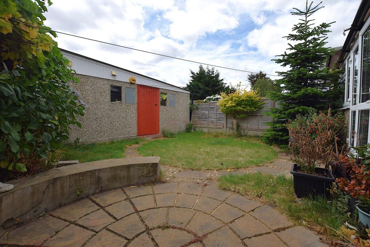 Lessington Avenue, Romford, RM7