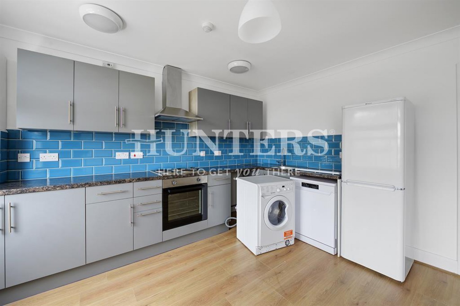 4 bedroom Flat to let in Kilburn Lane, London, W9